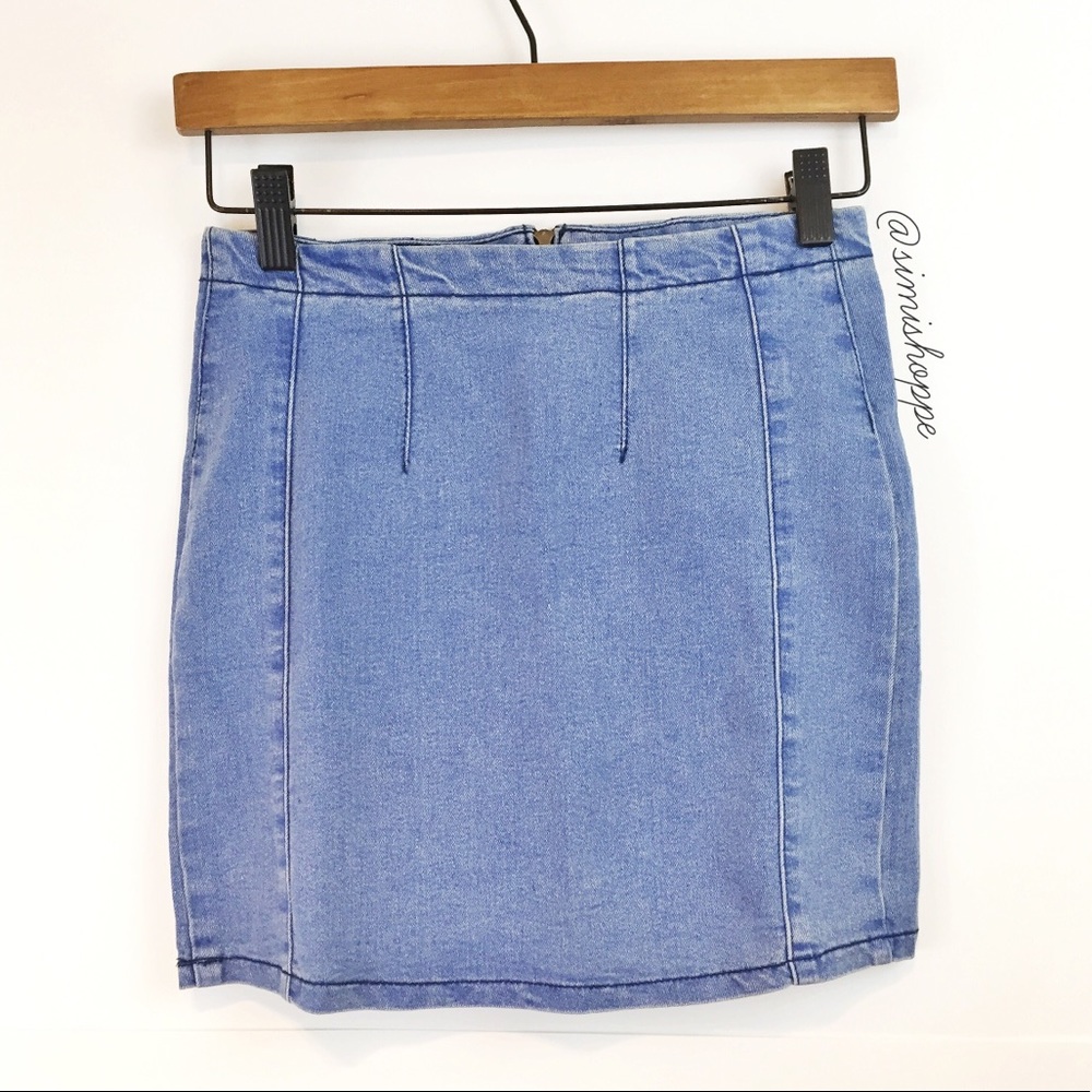 NEW RARE Brandy Melville Blue Denim Justina Skirt - Picture 2 of 8
